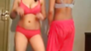 Видео с дълги крака със секси Леся българско домашно порно от TLE